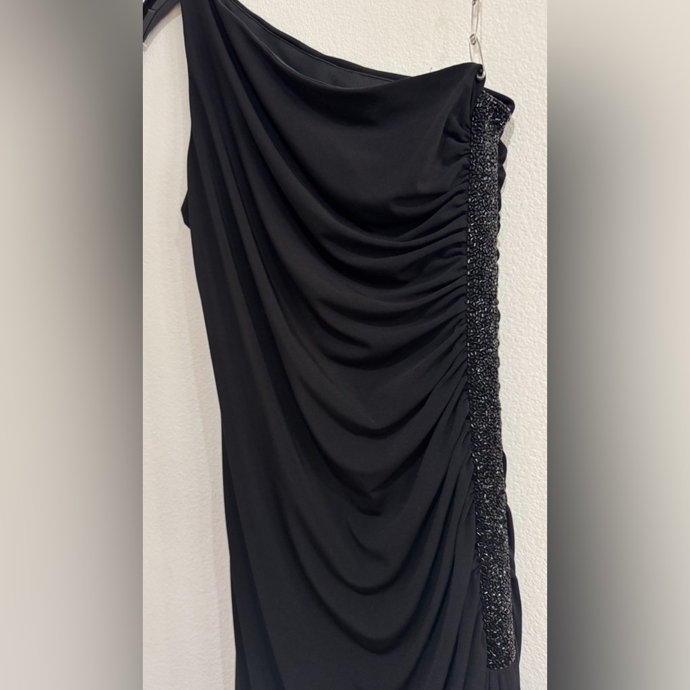 Laundry By Shelli Segal Black w/Sequence on side-One-Shoulder Gown